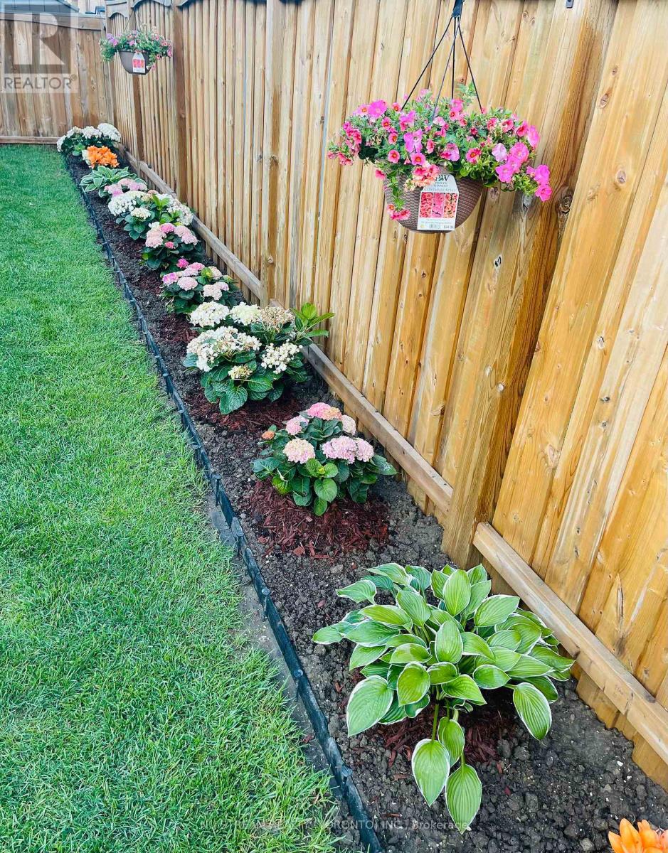 102 Beaconsfield Drive, Vaughan, Ontario  L4H 4L6 - Photo 45 - N12825662