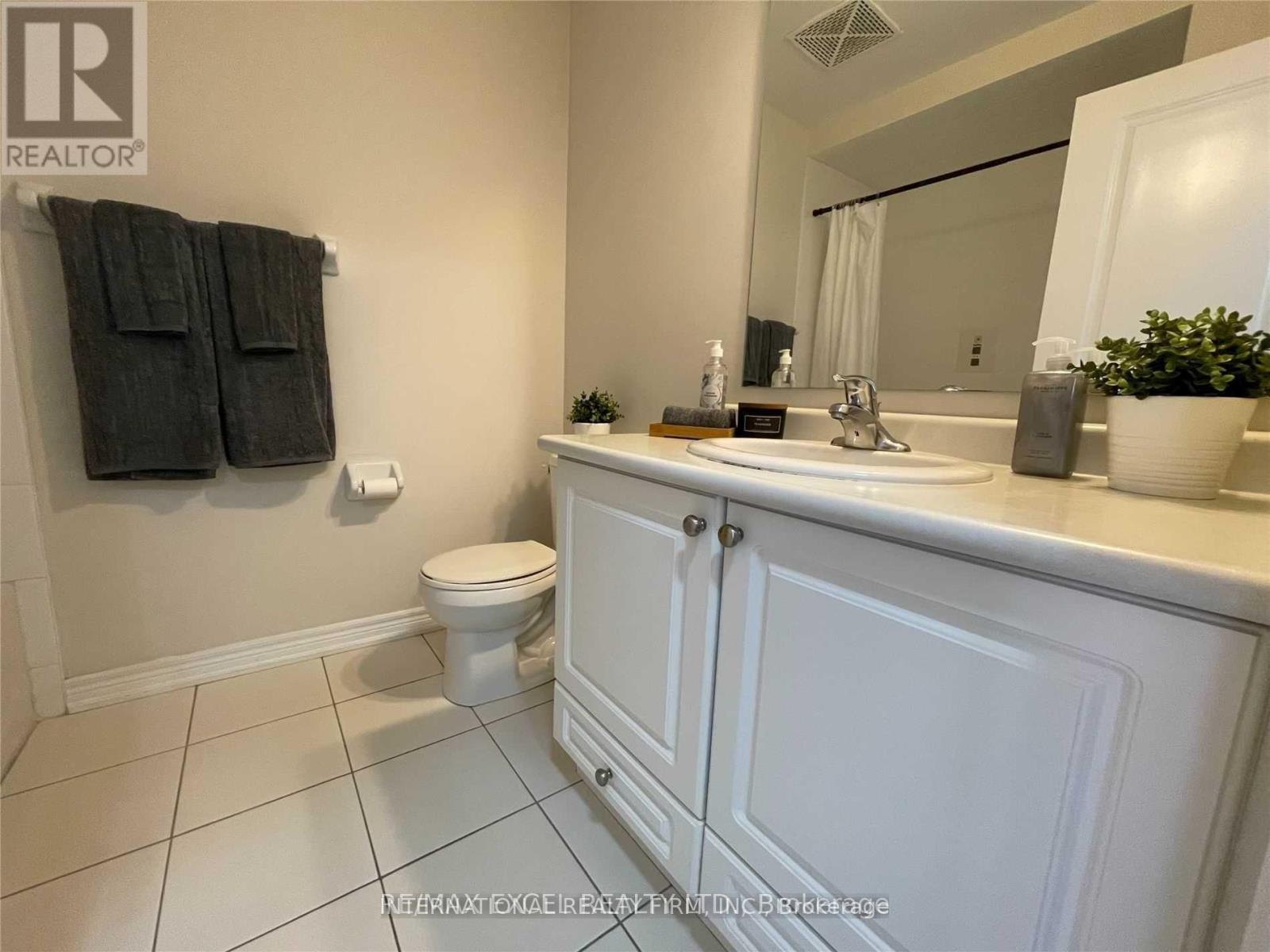 205 - 276 Littlewood Drive, Oakville, Ontario  L6H 7K1 - Photo 16 - W12825640