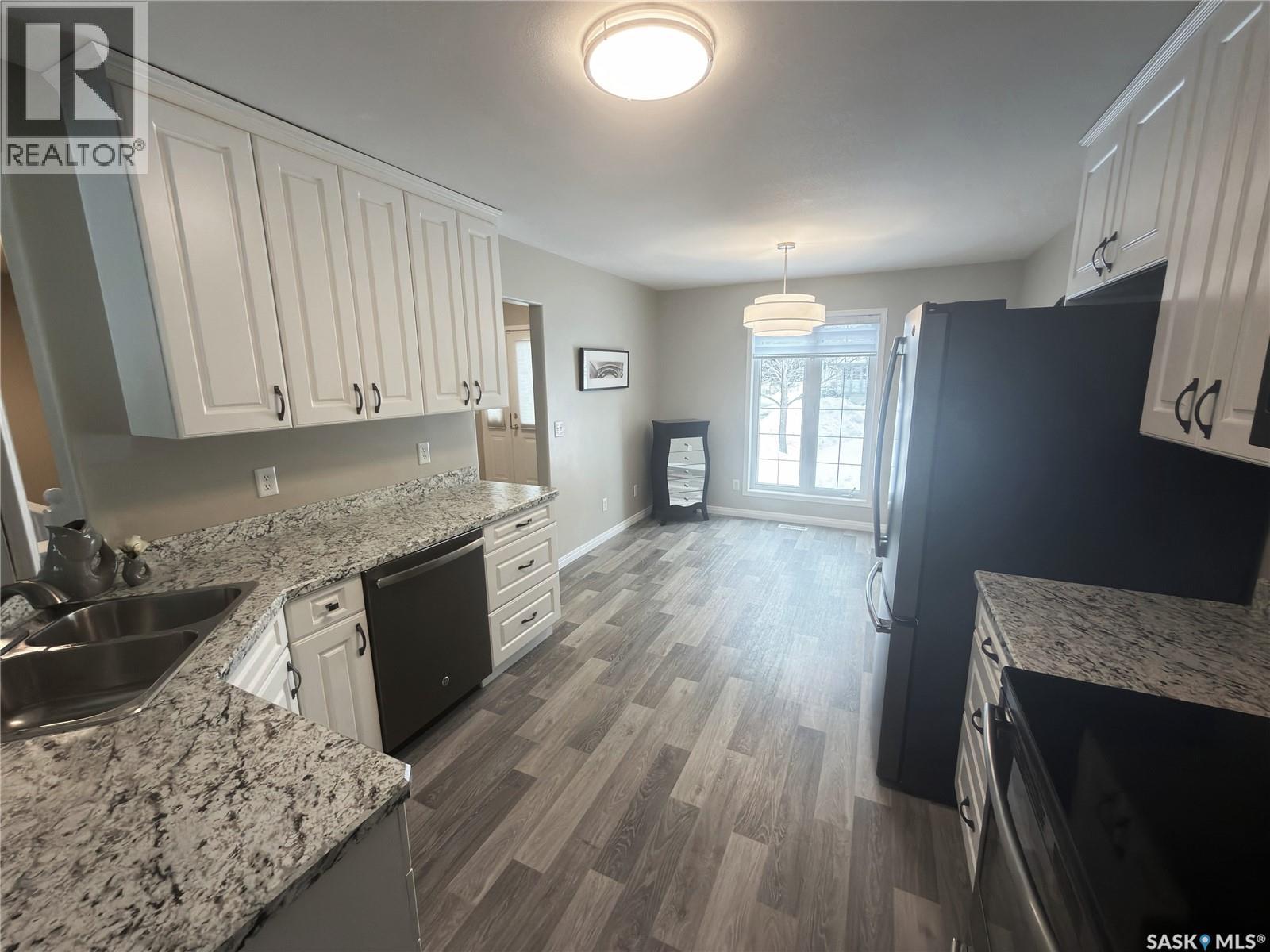 27 27 - 330 Stodola Court, Saskatoon, Saskatchewan  S7N 4N9 - Photo 6 - SK029164