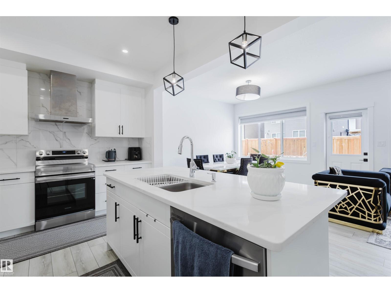 1344 11 Av Nw, Edmonton, Alberta  T6T 2W4 - Photo 9 - E4475090