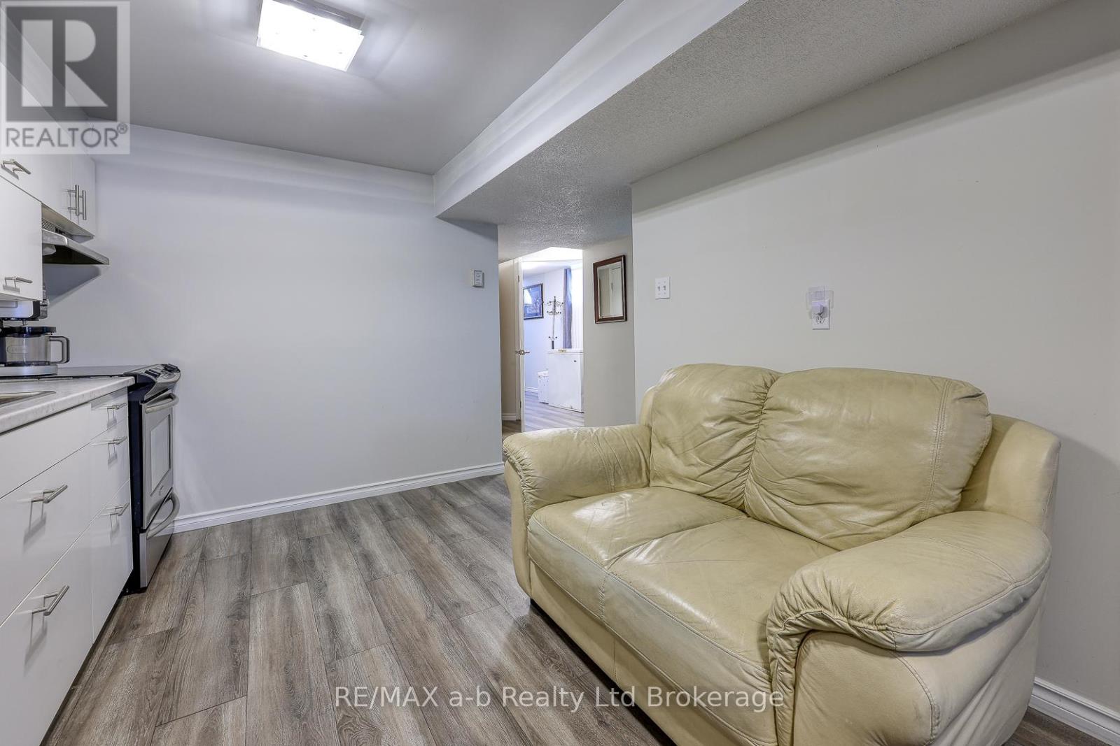 94 D'aubigny Road, Brantford, Ontario  N3T 6J4 - Photo 11 - X12825728