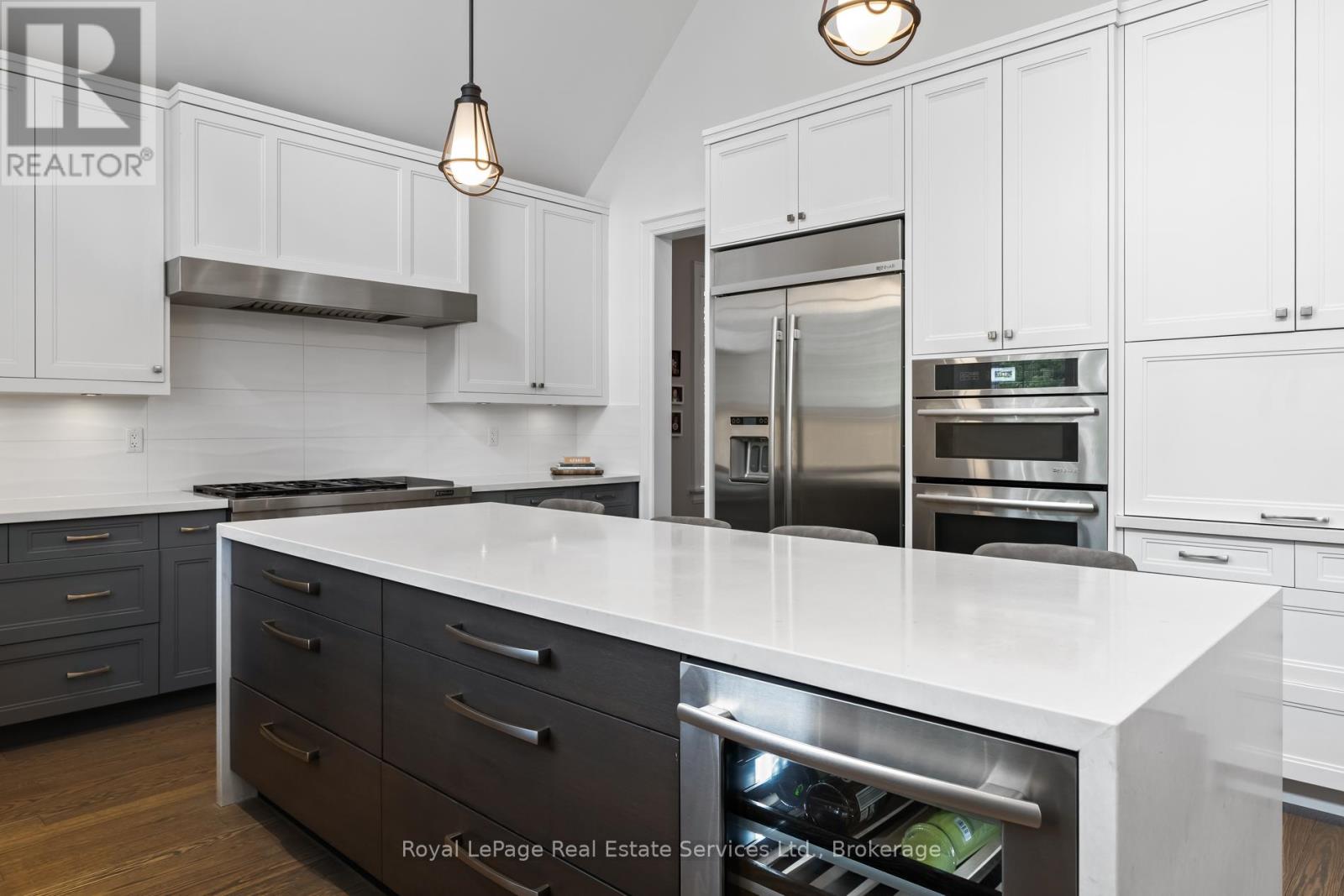 231 Cherryhill Road, Oakville, Ontario  L6L 3E3 - Photo 16 - W12825754