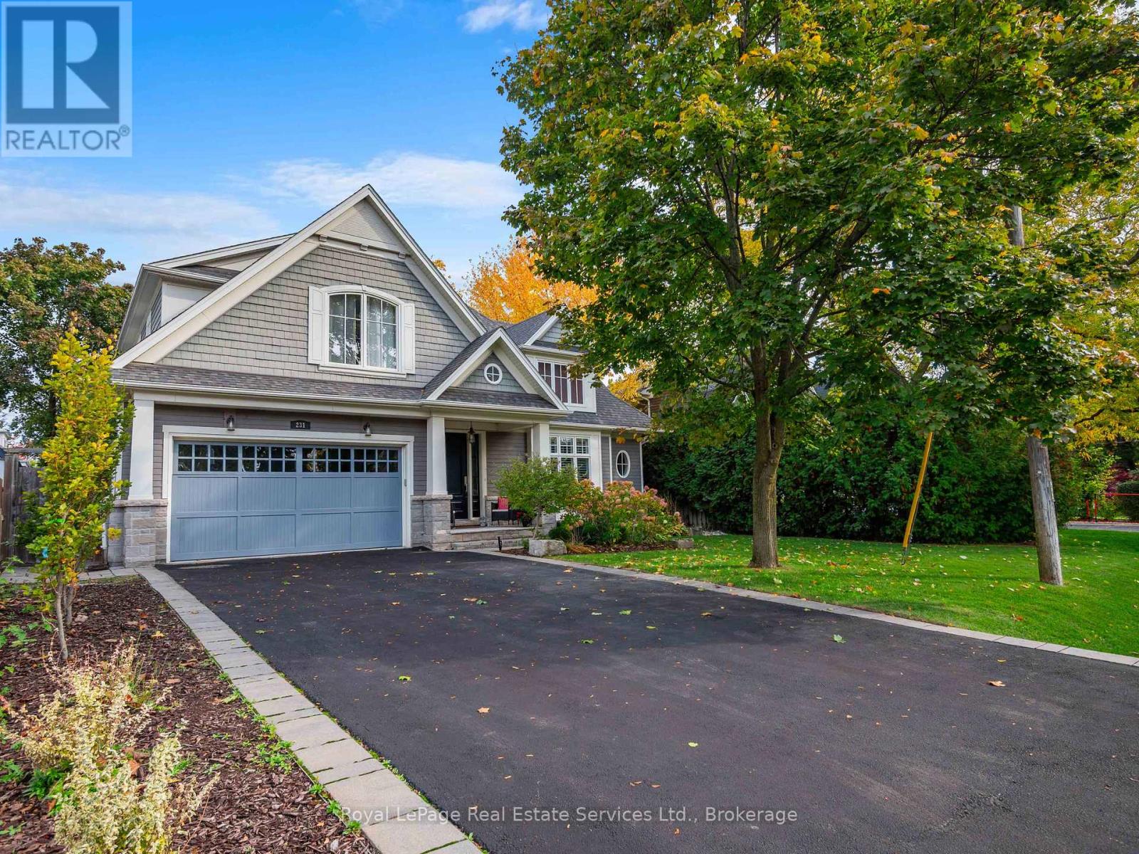 231 Cherryhill Road, Oakville, Ontario  L6L 3E3 - Photo 3 - W12825754