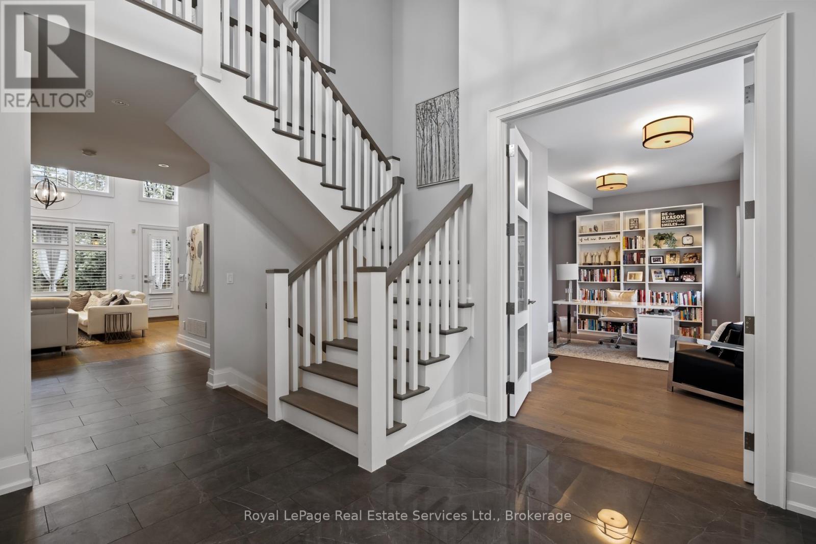 231 Cherryhill Road, Oakville, Ontario  L6L 3E3 - Photo 4 - W12825754