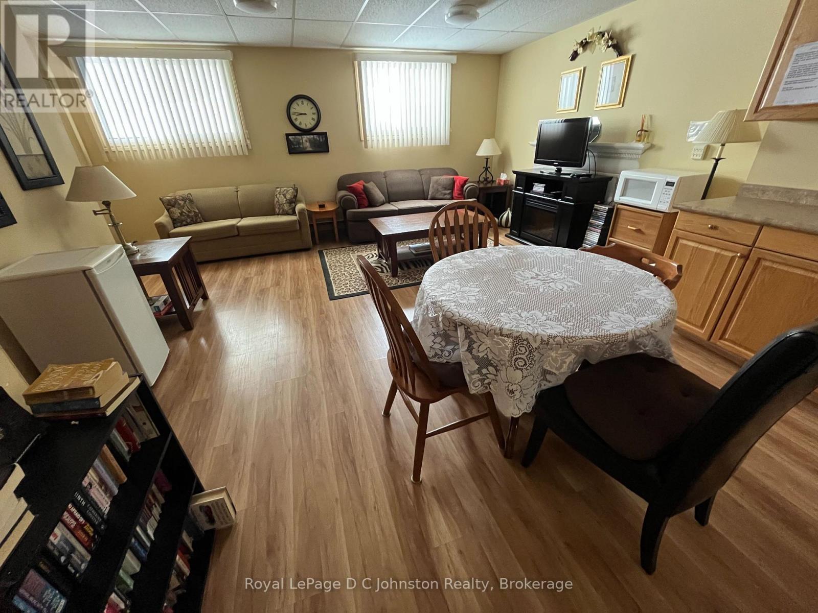 306 - 229 Adelaide Street, Saugeen Shores, Ontario  N0H 2L0 - Photo 16 - X12825770