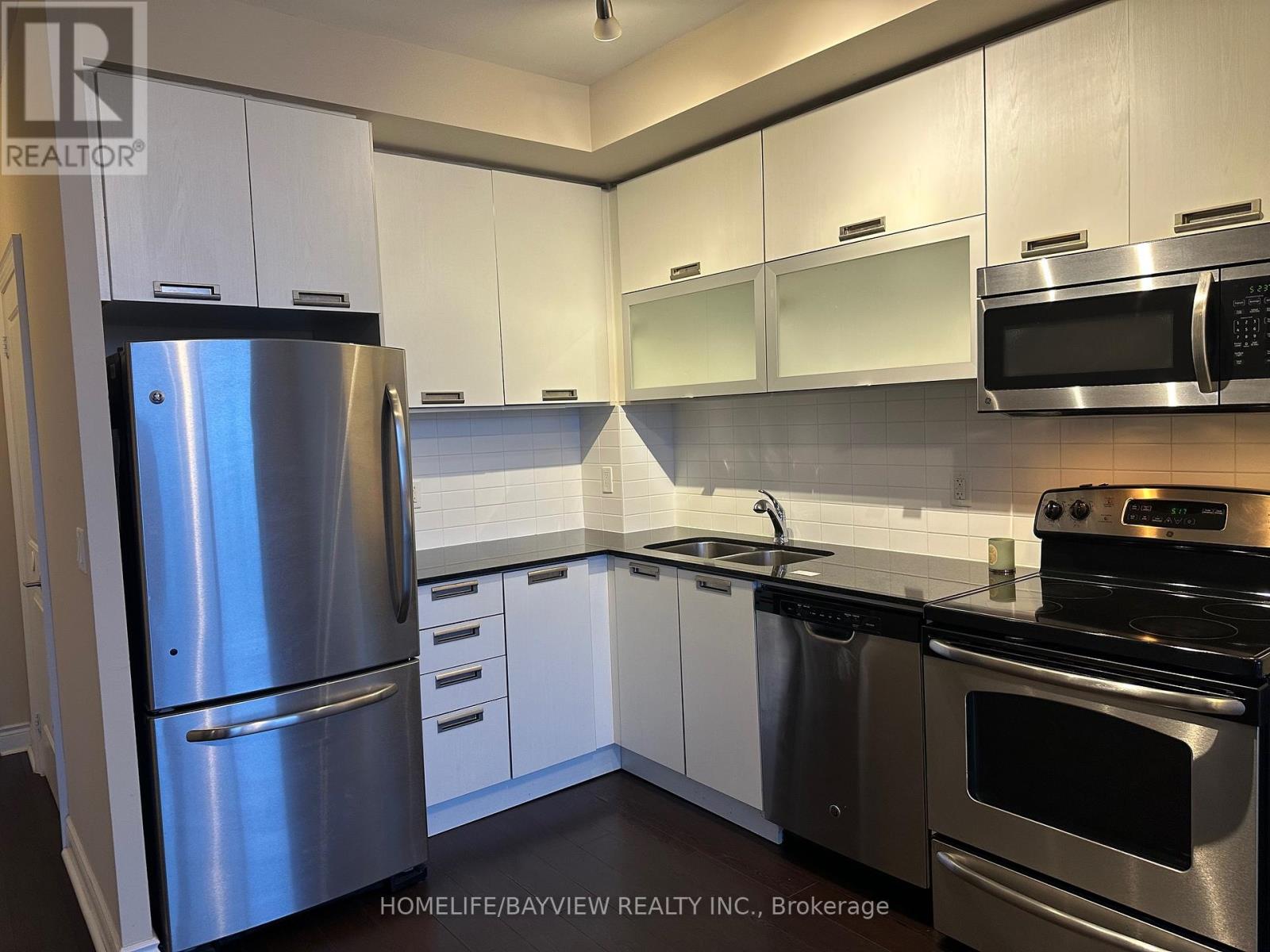 3410 - 28 Ted Rogers Way, Toronto, Ontario  M4Y 2J4 - Photo 4 - C12764686