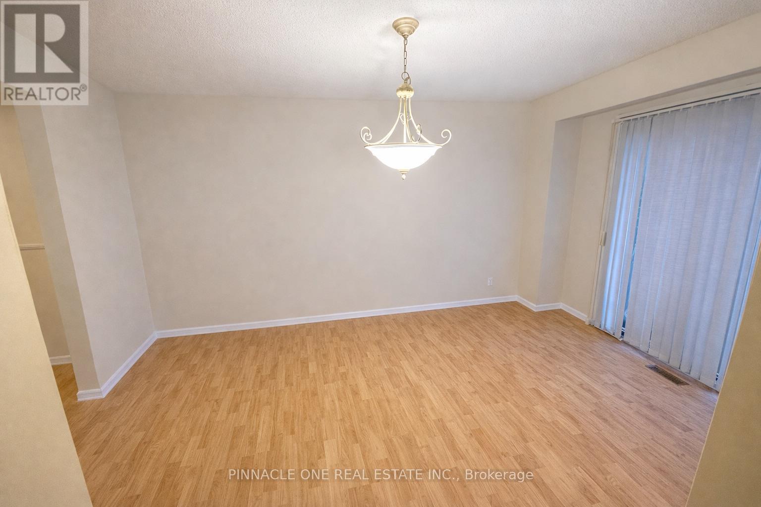 230 Northminster Court N, Oshawa, Ontario  L1G 7M6 - Photo 4 - E12784678