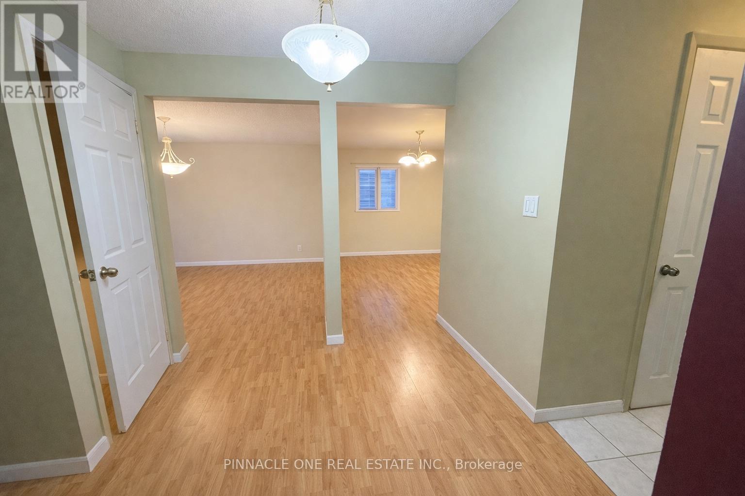 230 Northminster Court N, Oshawa, Ontario  L1G 7M6 - Photo 3 - E12784678