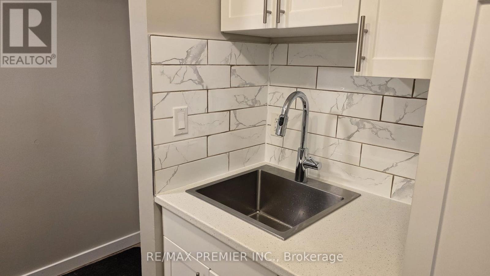 210 - 25 College Street E, Belleville, Ontario  K8P 2E3 - Photo 21 - X12823898