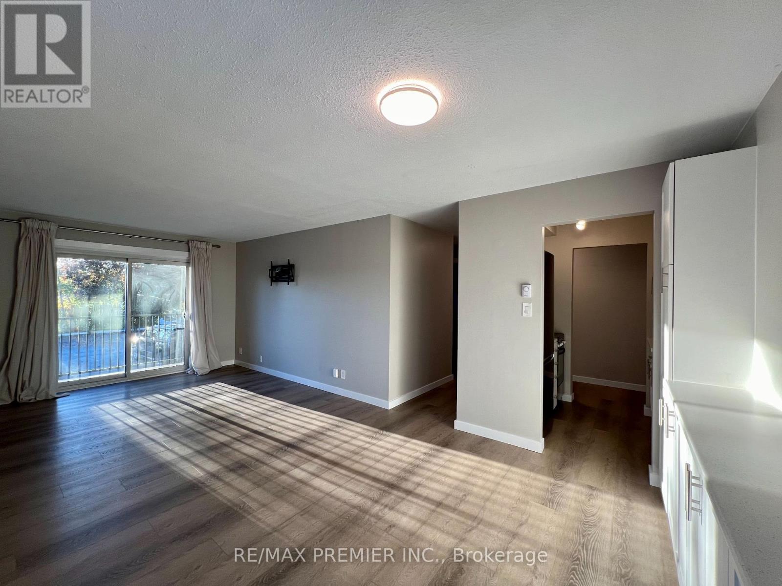 210 - 25 College Street E, Belleville, Ontario  K8P 2E3 - Photo 9 - X12823898