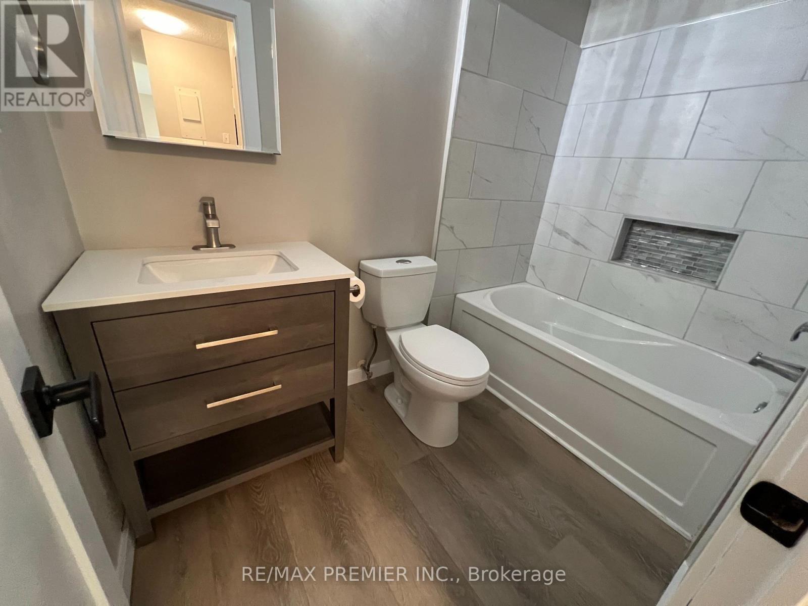 210 - 25 College Street E, Belleville, Ontario  K8P 2E3 - Photo 25 - X12823898