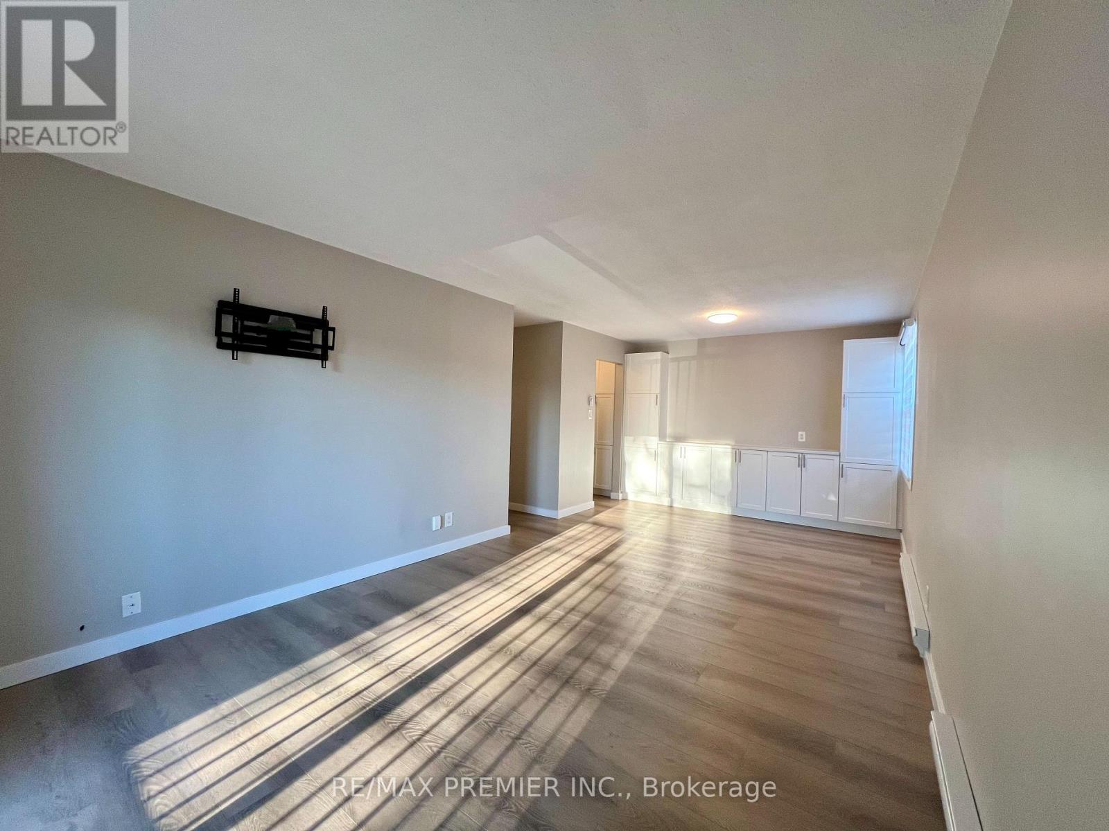 210 - 25 College Street E, Belleville, Ontario  K8P 2E3 - Photo 12 - X12823898