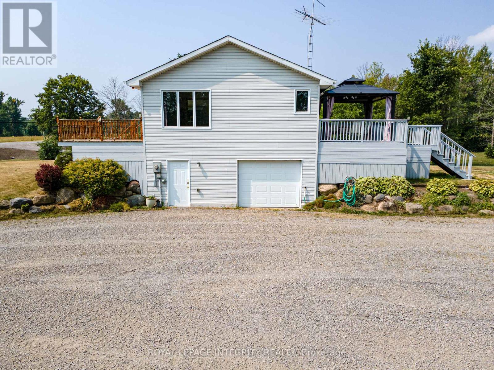 14977 Country Rd 2 Road, South Stormont, Ontario  K0C 1M0 - Photo 24 - X12825714