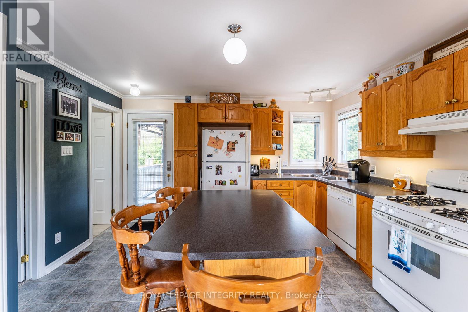 14977 Country Rd 2 Road, South Stormont, Ontario  K0C 1M0 - Photo 5 - X12825714