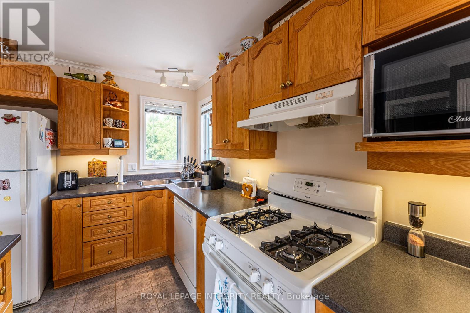 14977 Country Rd 2 Road, South Stormont, Ontario  K0C 1M0 - Photo 6 - X12825714