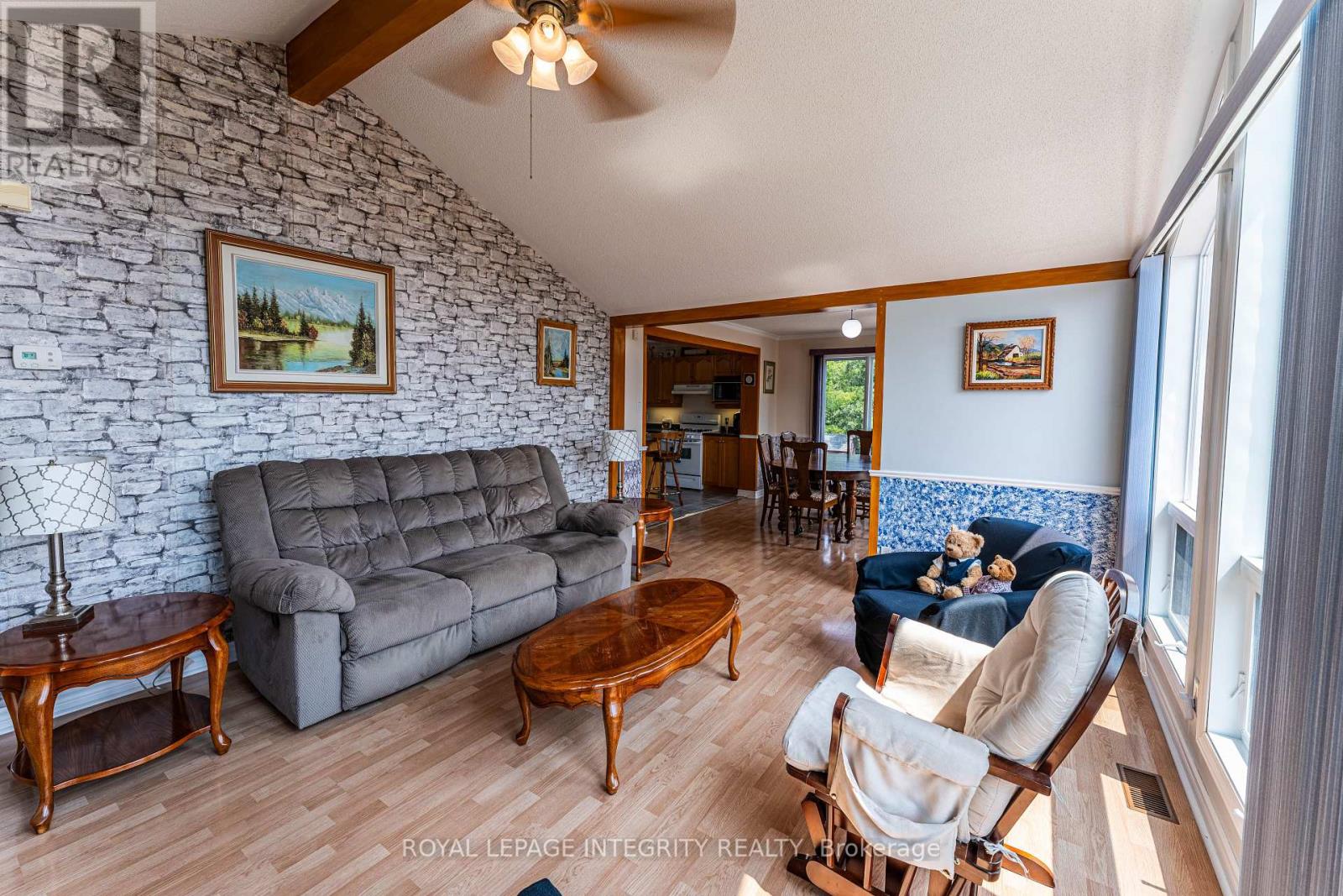 14977 Country Rd 2 Road, South Stormont, Ontario  K0C 1M0 - Photo 9 - X12825714