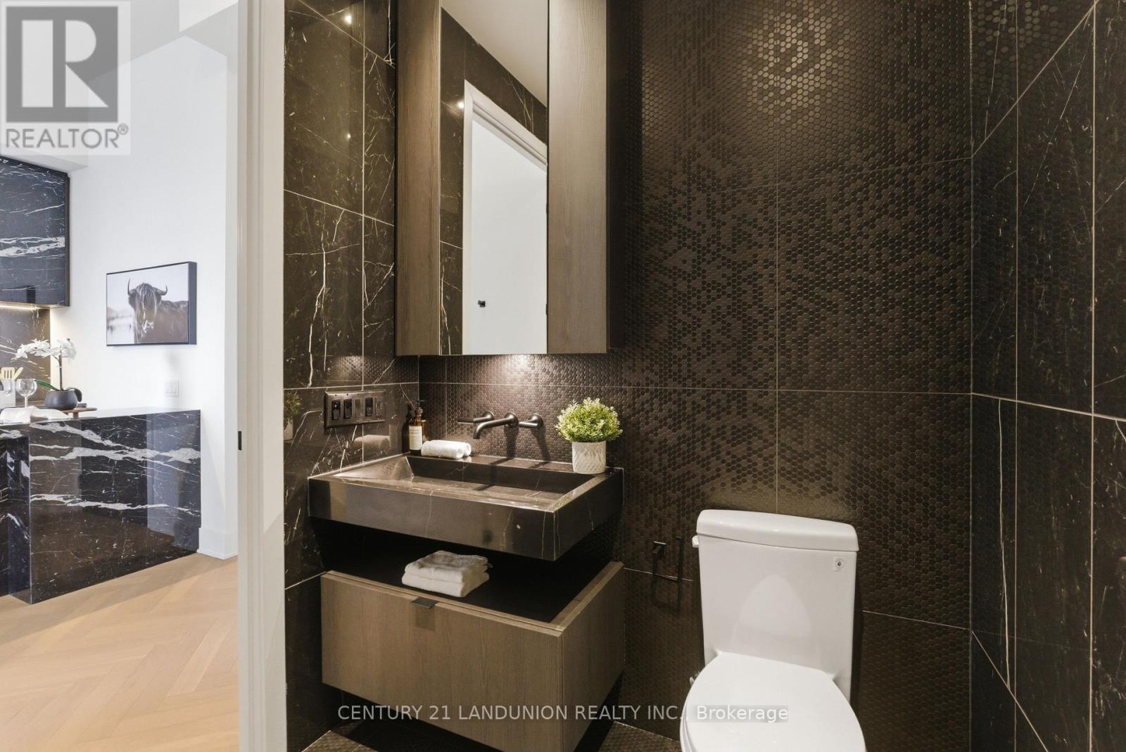 Ph1 - 11 Yorkville Avenue, Toronto, Ontario  M4W 0B7 - Photo 18 - C12825730