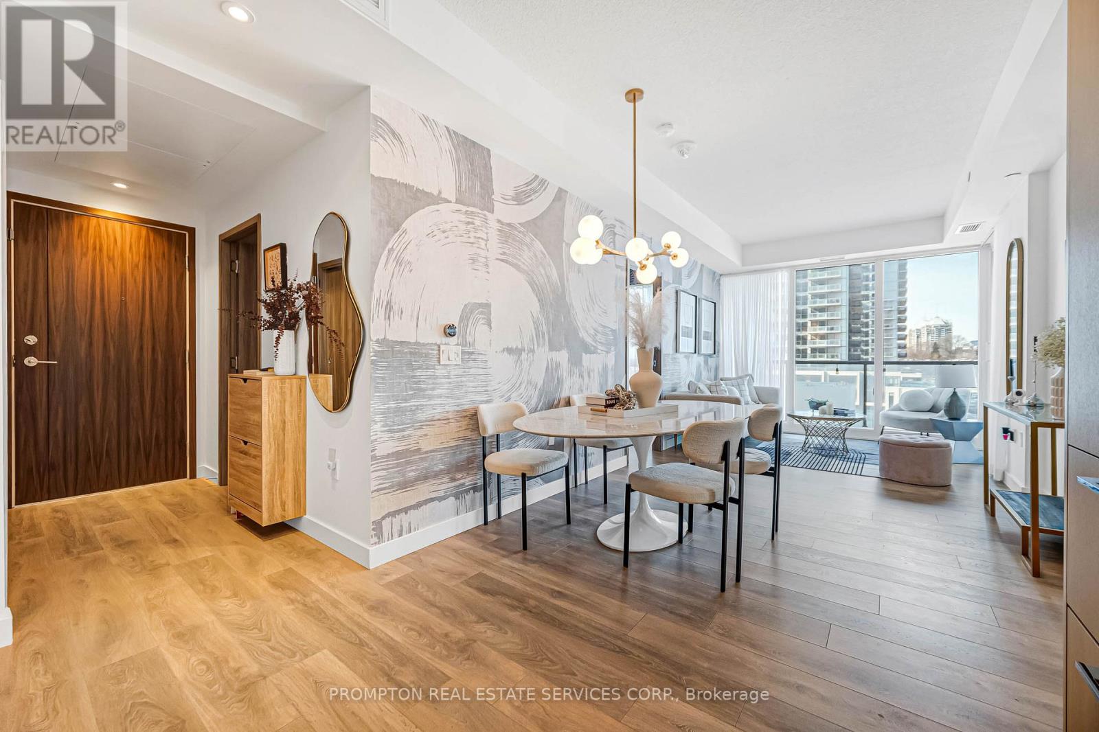 #809 - 95 Mcmahon Drive, Toronto, Ontario  M2K 0H2 - Photo 1 - C12825774