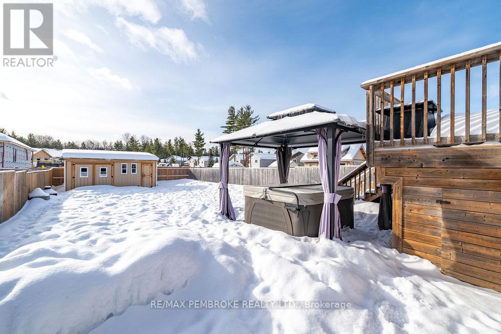 11 William Thomas Drive, Petawawa, Ontario K8H 2K3 - Photo 32 - X12825786