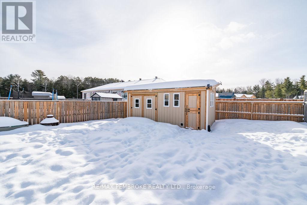 11 William Thomas Drive, Petawawa, Ontario K8H 2K3 - Photo 34 - X12825786