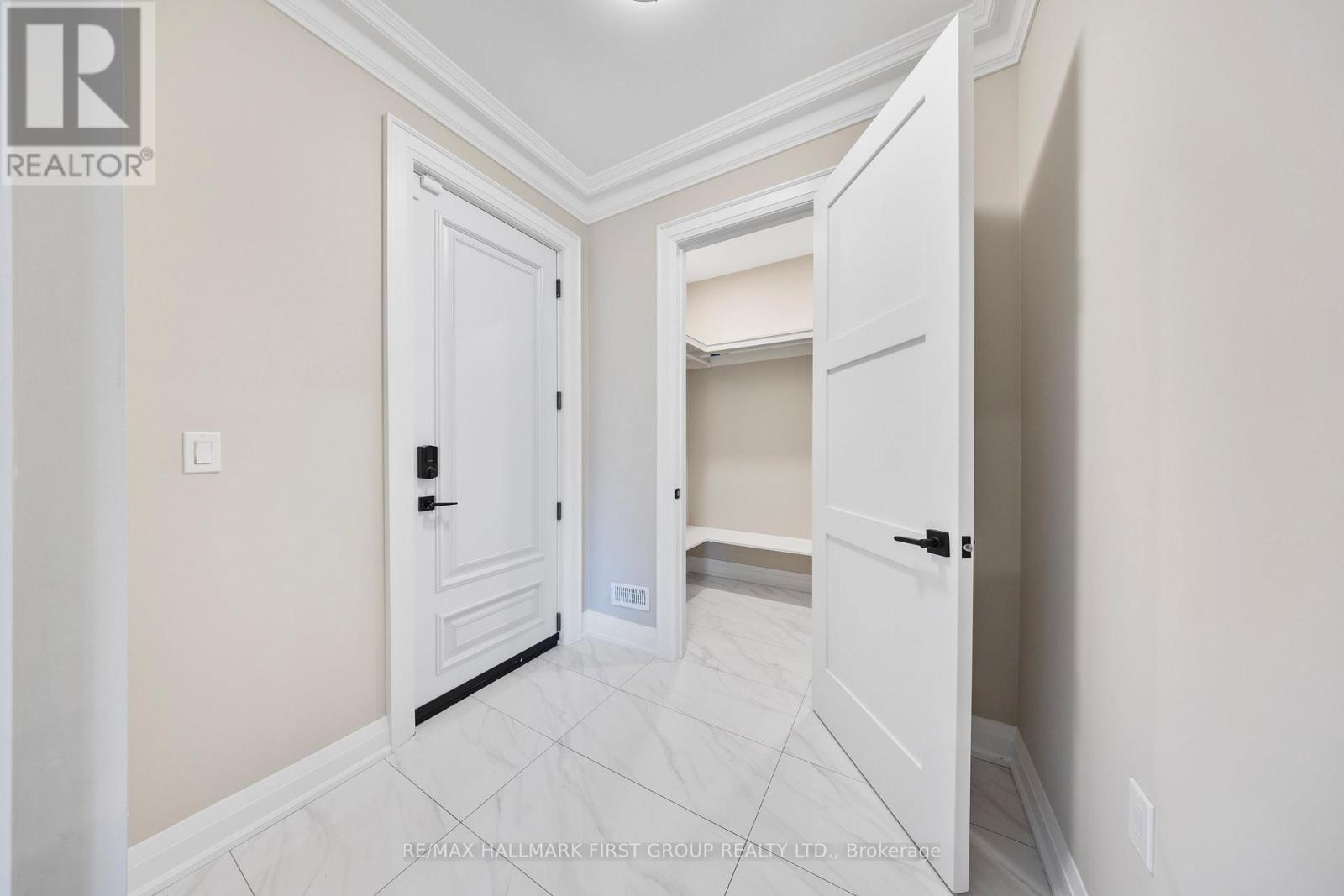 732 Hillview Crescent, Pickering, Ontario  L1W 2R8 - Photo 4 - E12825698