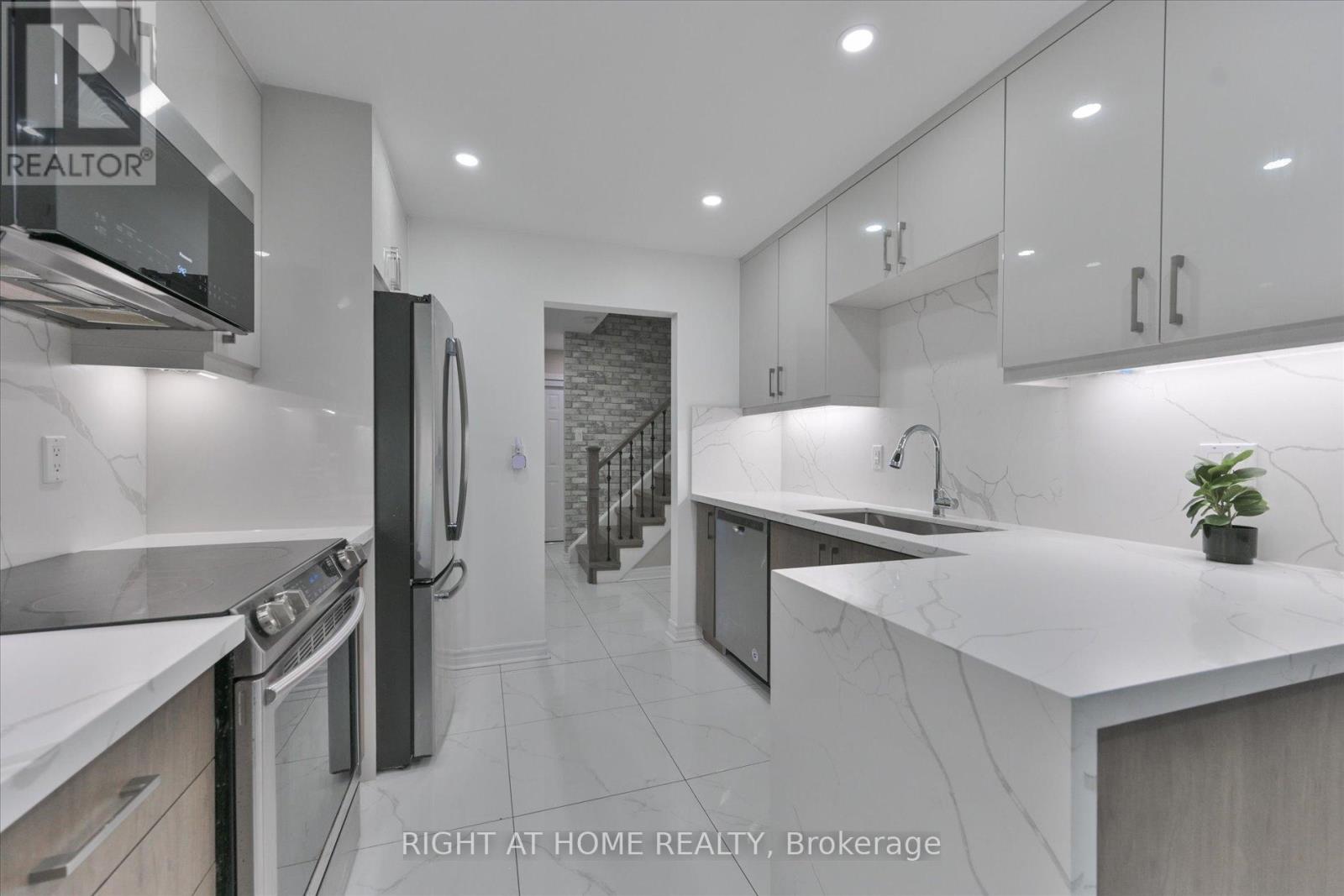 39 Devondale Street, Clarington, Ontario  L1E 1S3 - Photo 11 - E12825710