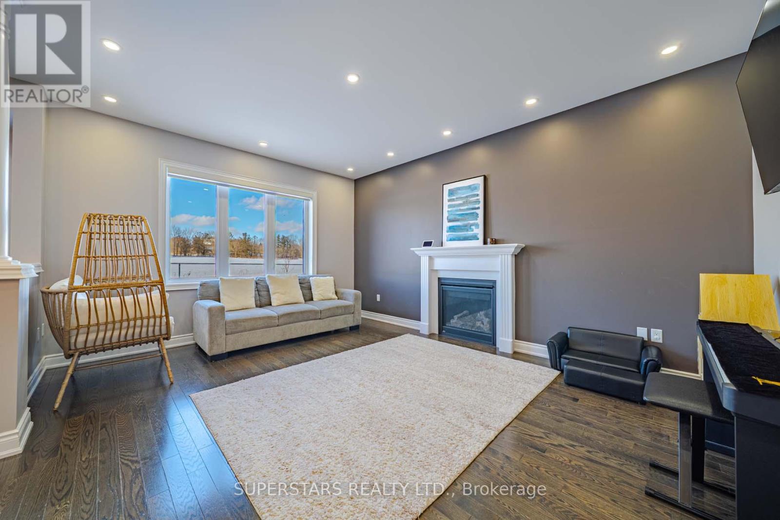 30 Festival Court, East Gwillimbury, Ontario  L9N 0N8 - Photo 11 - N12825790