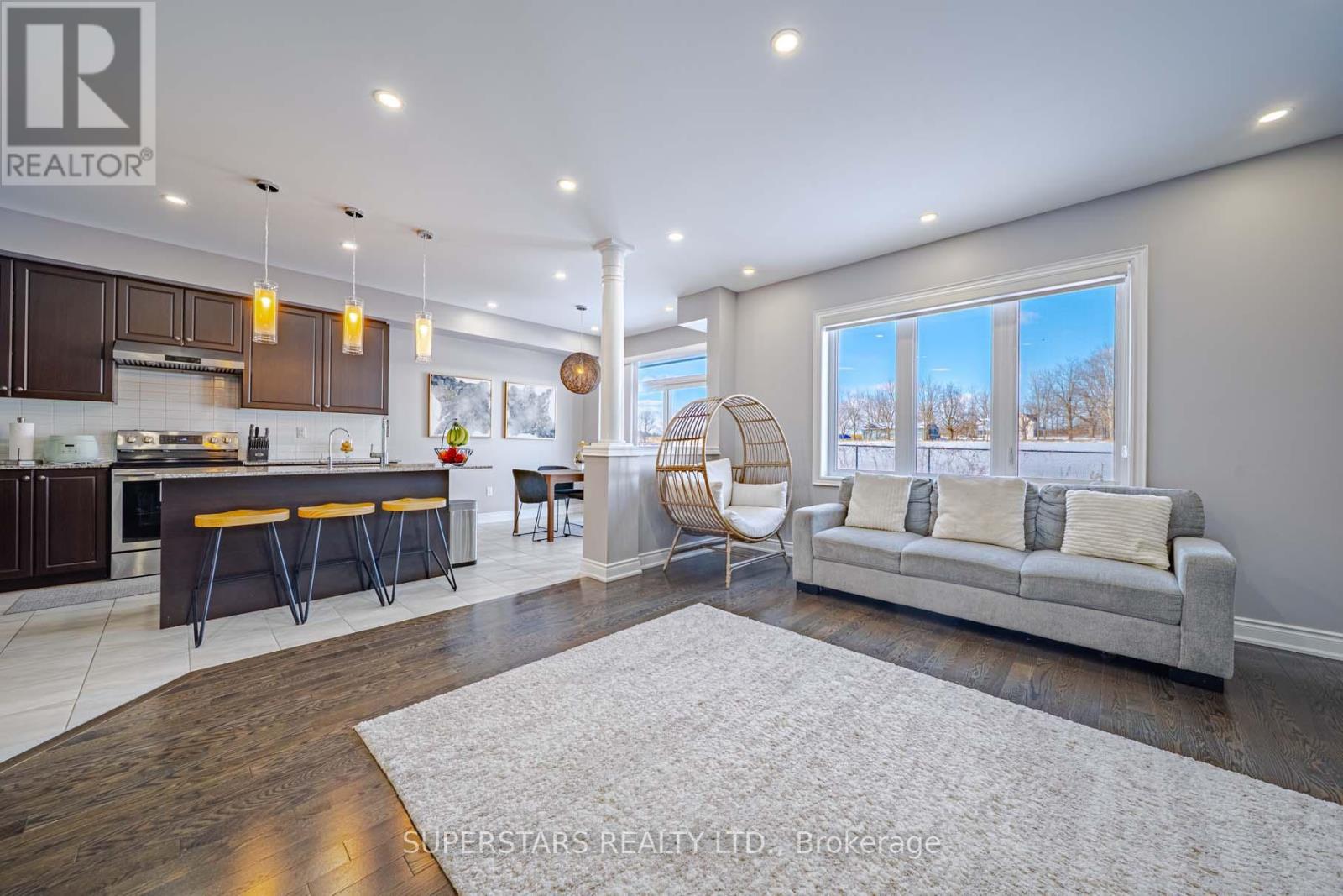 30 Festival Court, East Gwillimbury, Ontario  L9N 0N8 - Photo 12 - N12825790