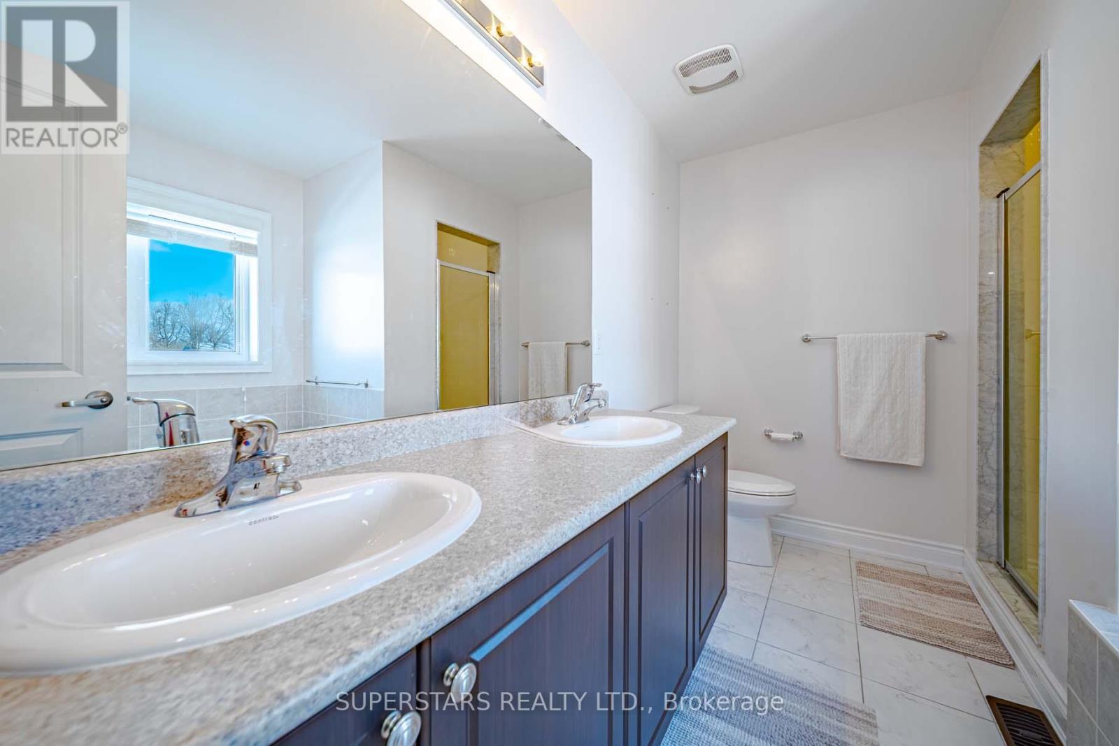 30 Festival Court, East Gwillimbury, Ontario  L9N 0N8 - Photo 18 - N12825790