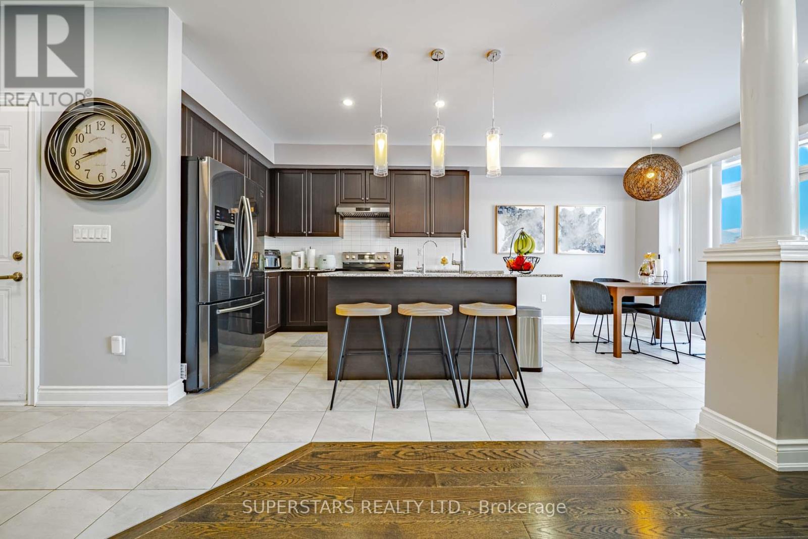 30 Festival Court, East Gwillimbury, Ontario  L9N 0N8 - Photo 5 - N12825790