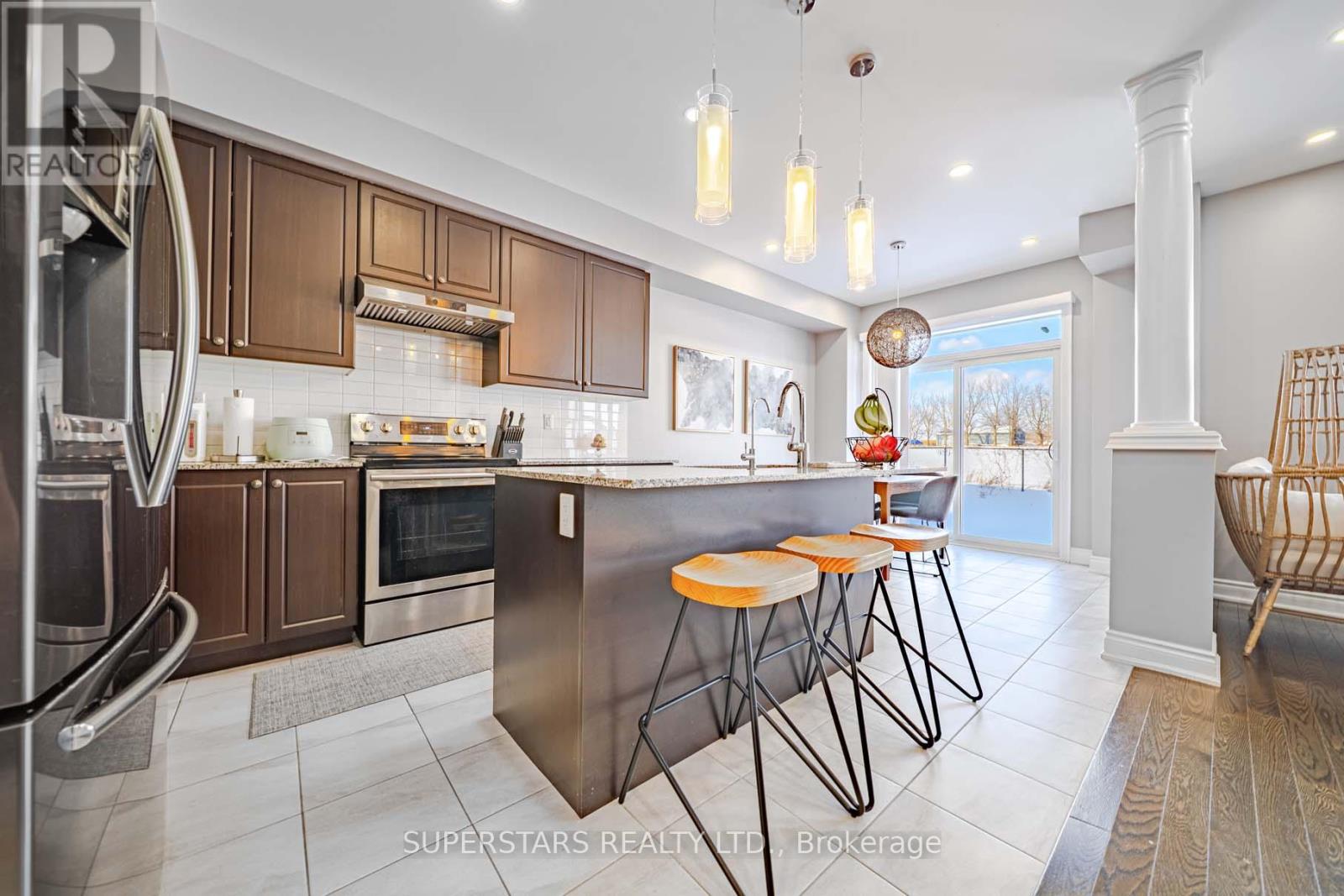 30 Festival Court, East Gwillimbury, Ontario  L9N 0N8 - Photo 7 - N12825790