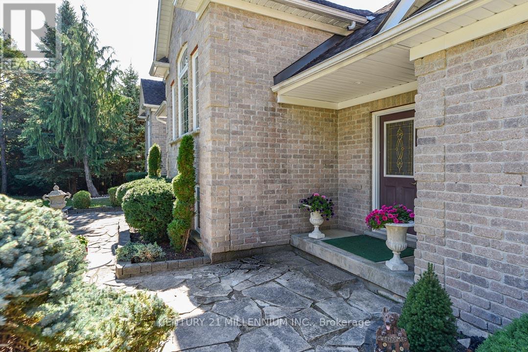 19976 Kennedy Road, Caledon, Ontario  L7K 1Y3 - Photo 11 - W12825694