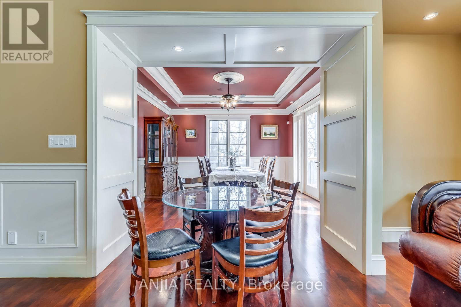 376 Lakeshore Road W, Oakville, Ontario  L6K 1G1 - Photo 12 - W12825696