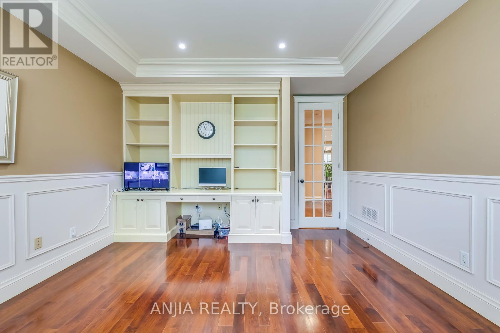 376 Lakeshore Road W, Oakville, Ontario  L6K 1G1 - Photo 15 - W12825696