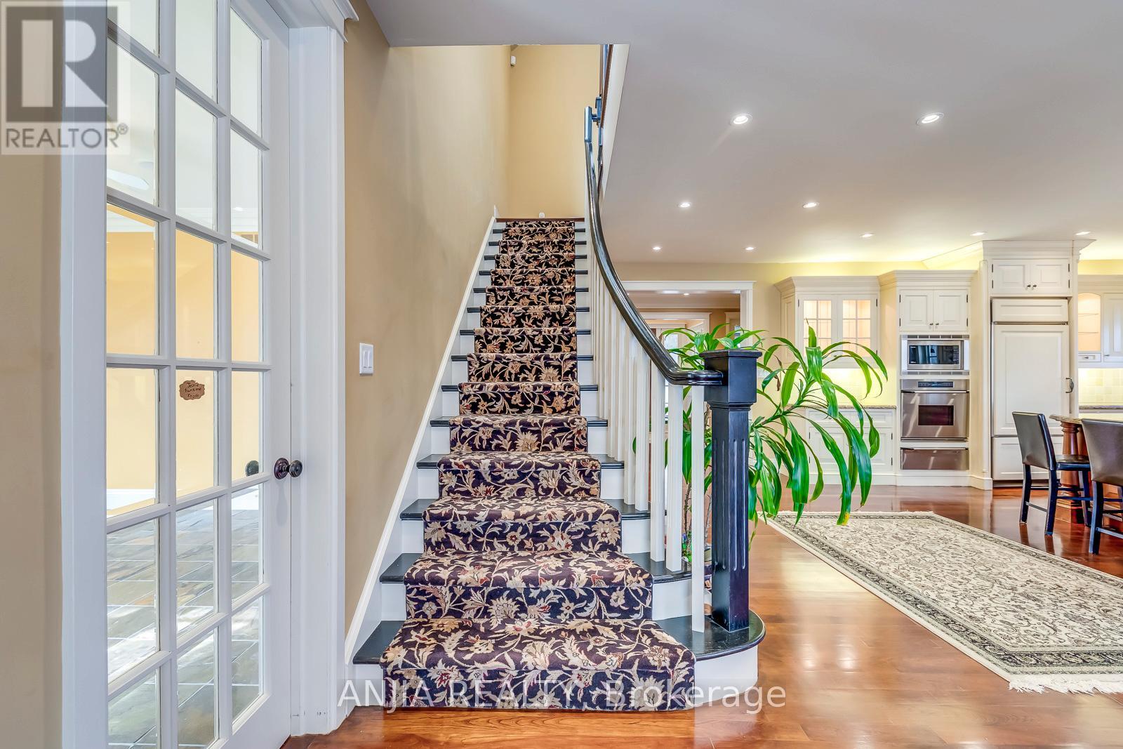 376 Lakeshore Road W, Oakville, Ontario  L6K 1G1 - Photo 17 - W12825696