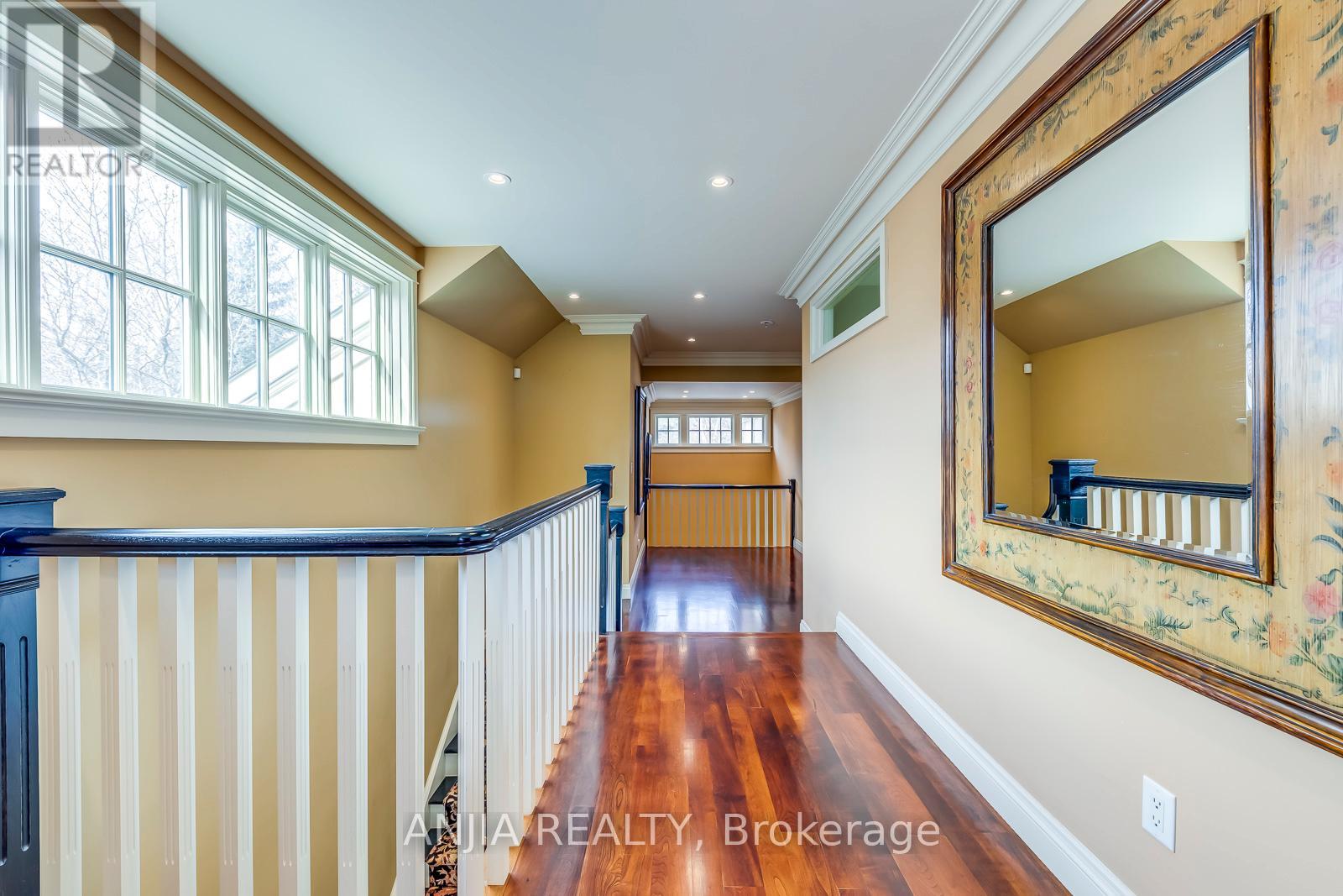 376 Lakeshore Road W, Oakville, Ontario  L6K 1G1 - Photo 18 - W12825696