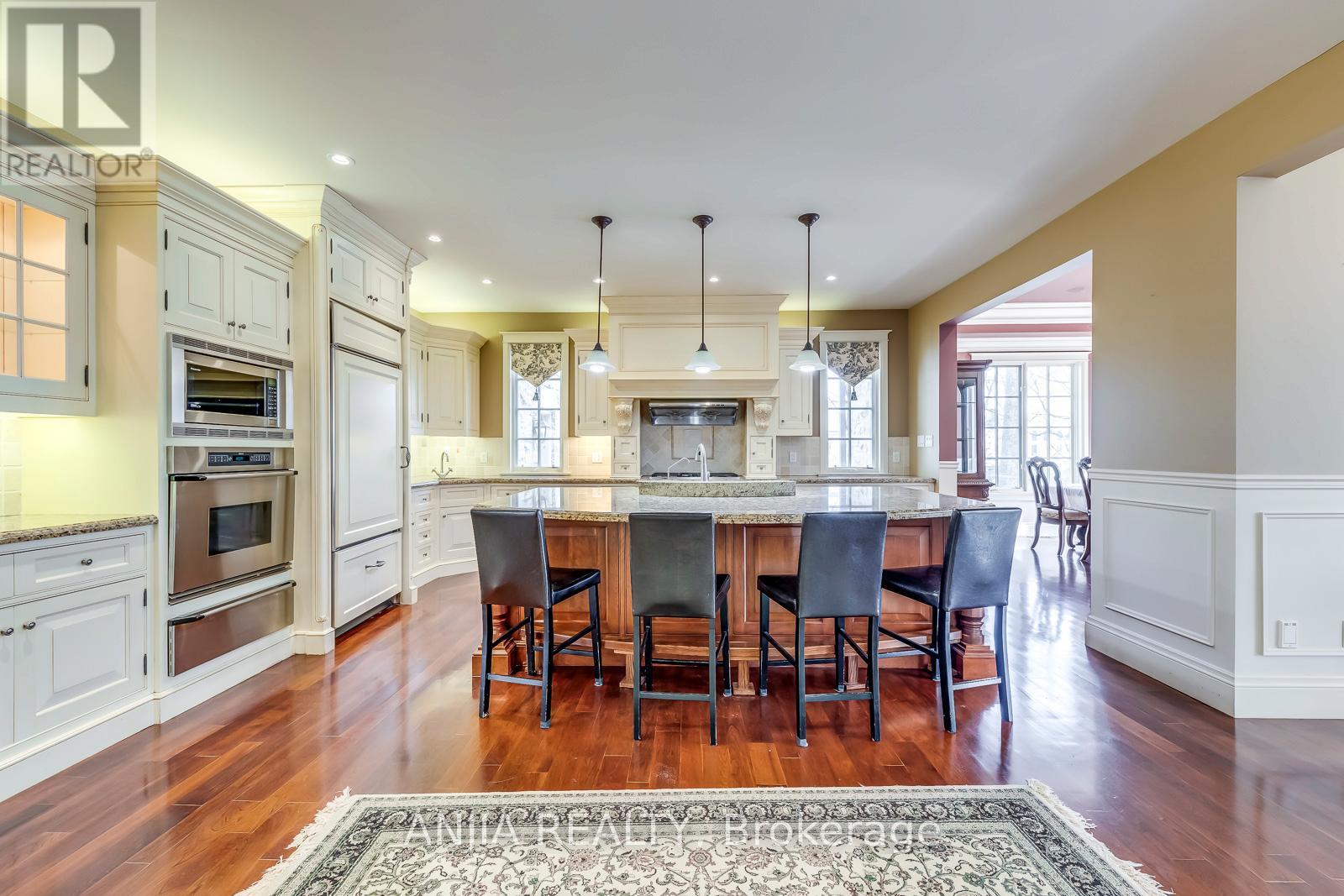 376 Lakeshore Road W, Oakville, Ontario  L6K 1G1 - Photo 7 - W12825696