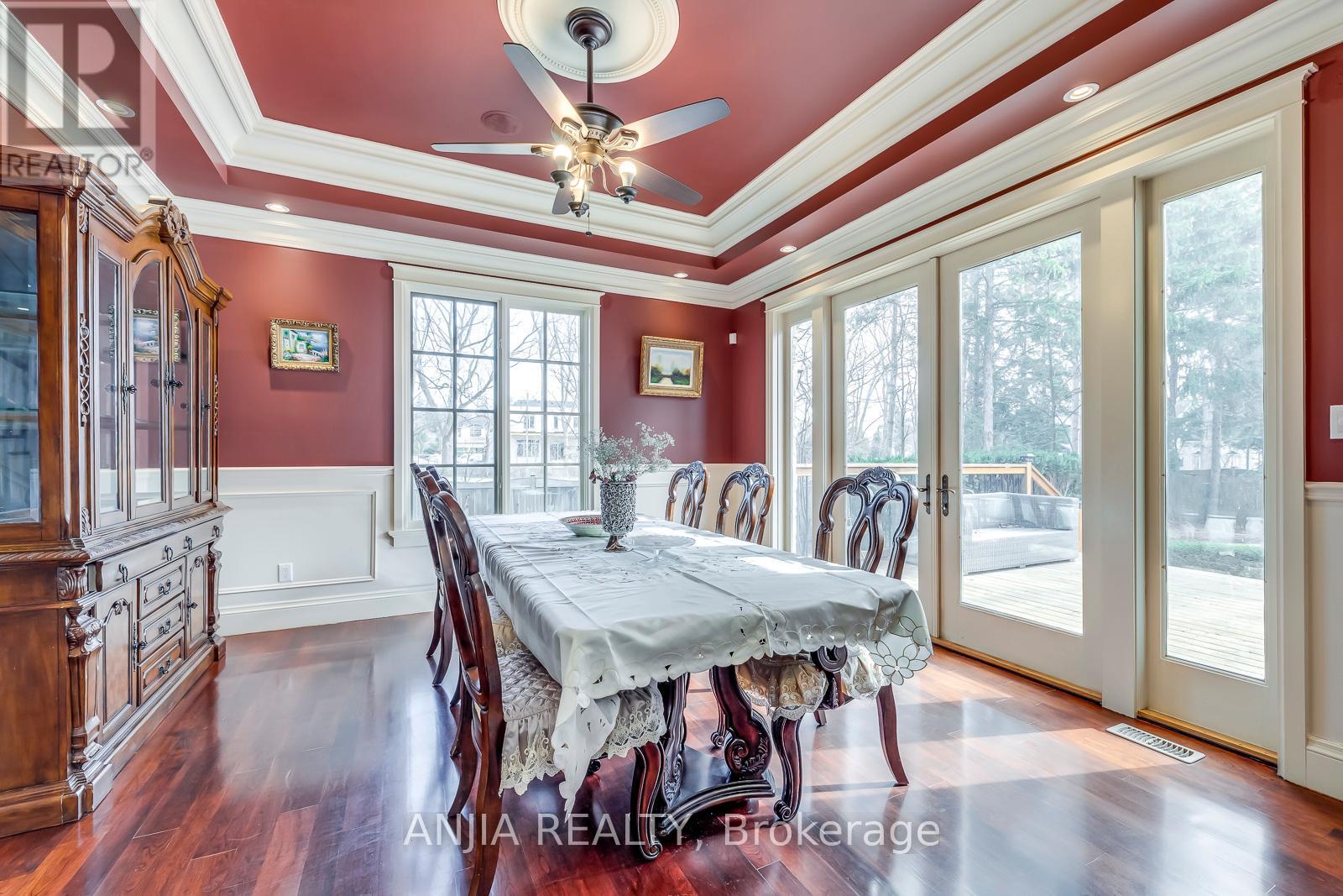 376 Lakeshore Road W, Oakville, Ontario  L6K 1G1 - Photo 9 - W12825696