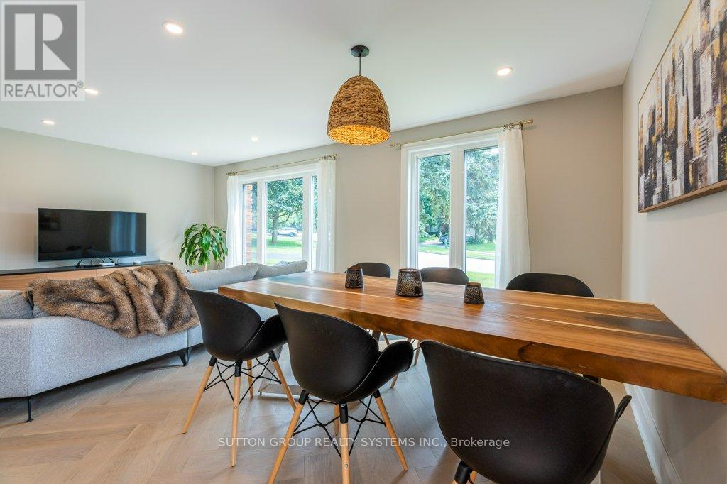 1264 Landfair Crescent, Oakville, Ontario  L6H 2N3 - Photo 12 - W12825742