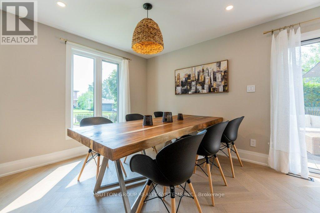 1264 Landfair Crescent, Oakville, Ontario  L6H 2N3 - Photo 13 - W12825742