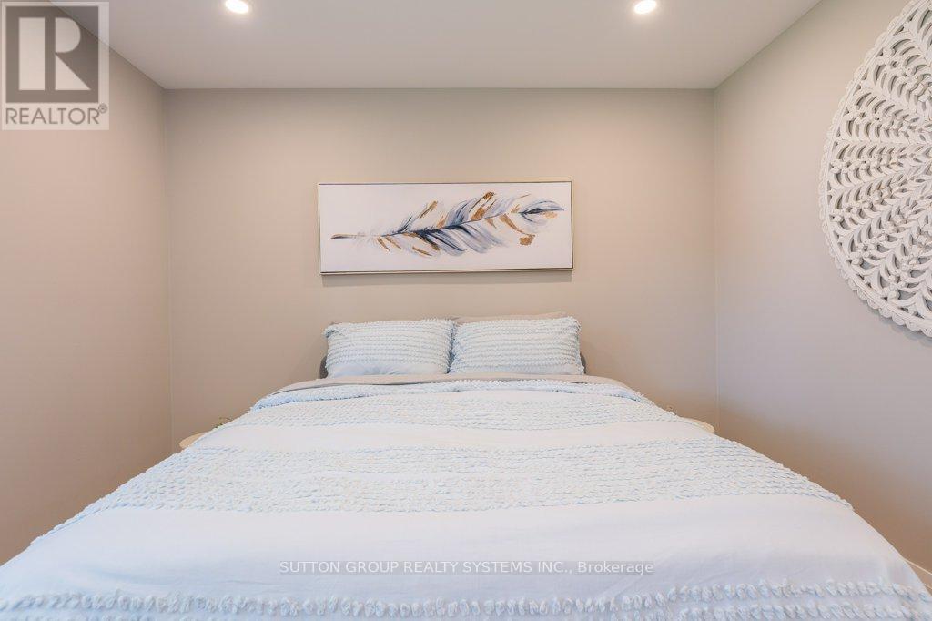 1264 Landfair Crescent, Oakville, Ontario  L6H 2N3 - Photo 25 - W12825742