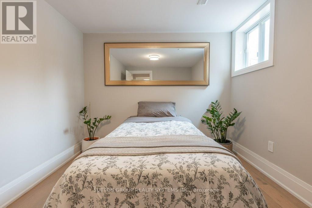 1264 Landfair Crescent, Oakville, Ontario  L6H 2N3 - Photo 30 - W12825742