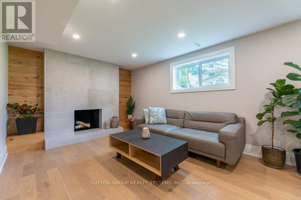 1264 Landfair Crescent, Oakville, Ontario  L6H 2N3 - Photo 31 - W12825742