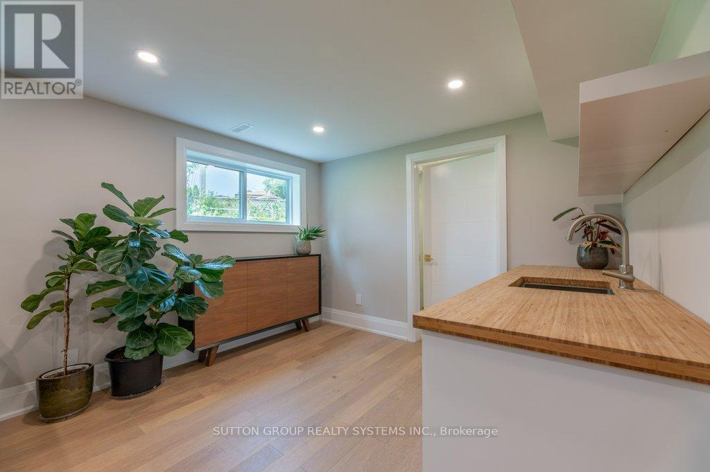 1264 Landfair Crescent, Oakville, Ontario  L6H 2N3 - Photo 33 - W12825742