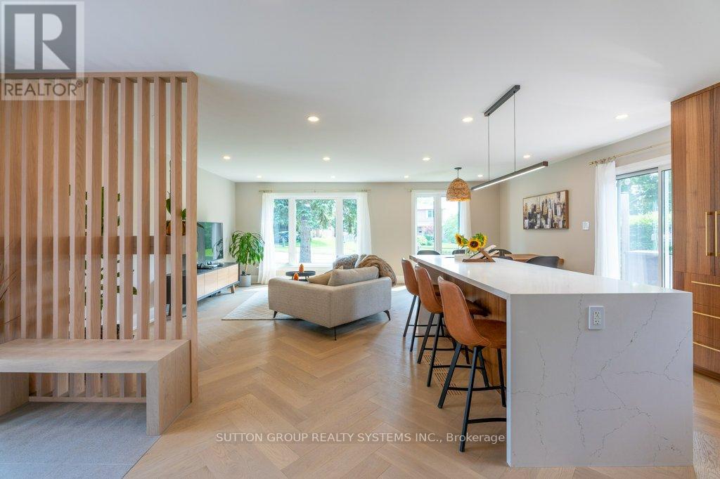 1264 Landfair Crescent, Oakville, Ontario  L6H 2N3 - Photo 4 - W12825742