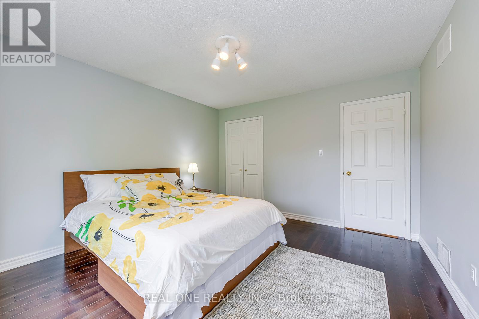 1237 Woodview Drive, Oakville, Ontario  L6M 2M5 - Photo 35 - W12825768