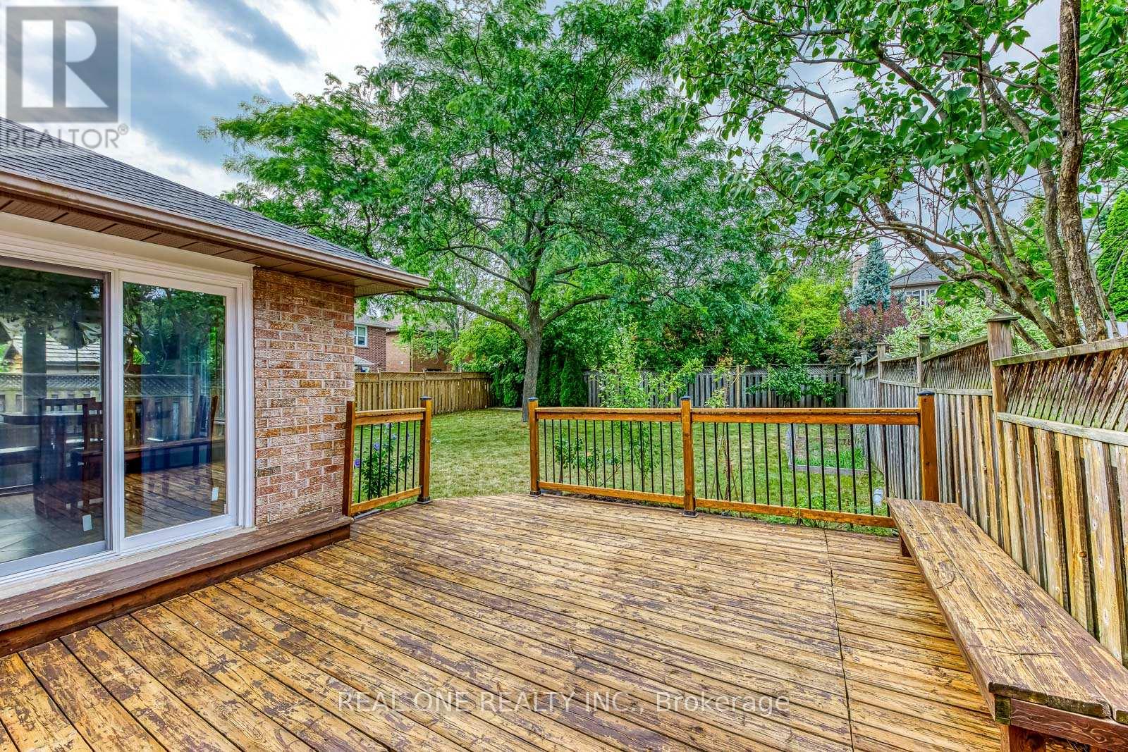 1237 Woodview Drive, Oakville, Ontario  L6M 2M5 - Photo 48 - W12825768