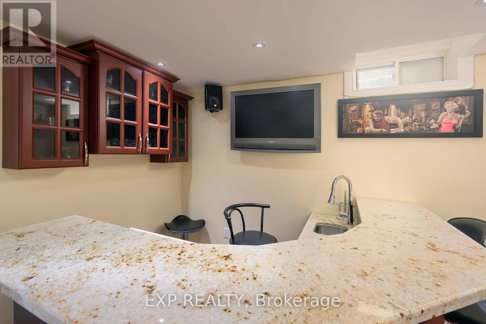 5869 Yachtsman Cross, Mississauga, Ontario  L5M 6P1 - Photo 30 - W12825794