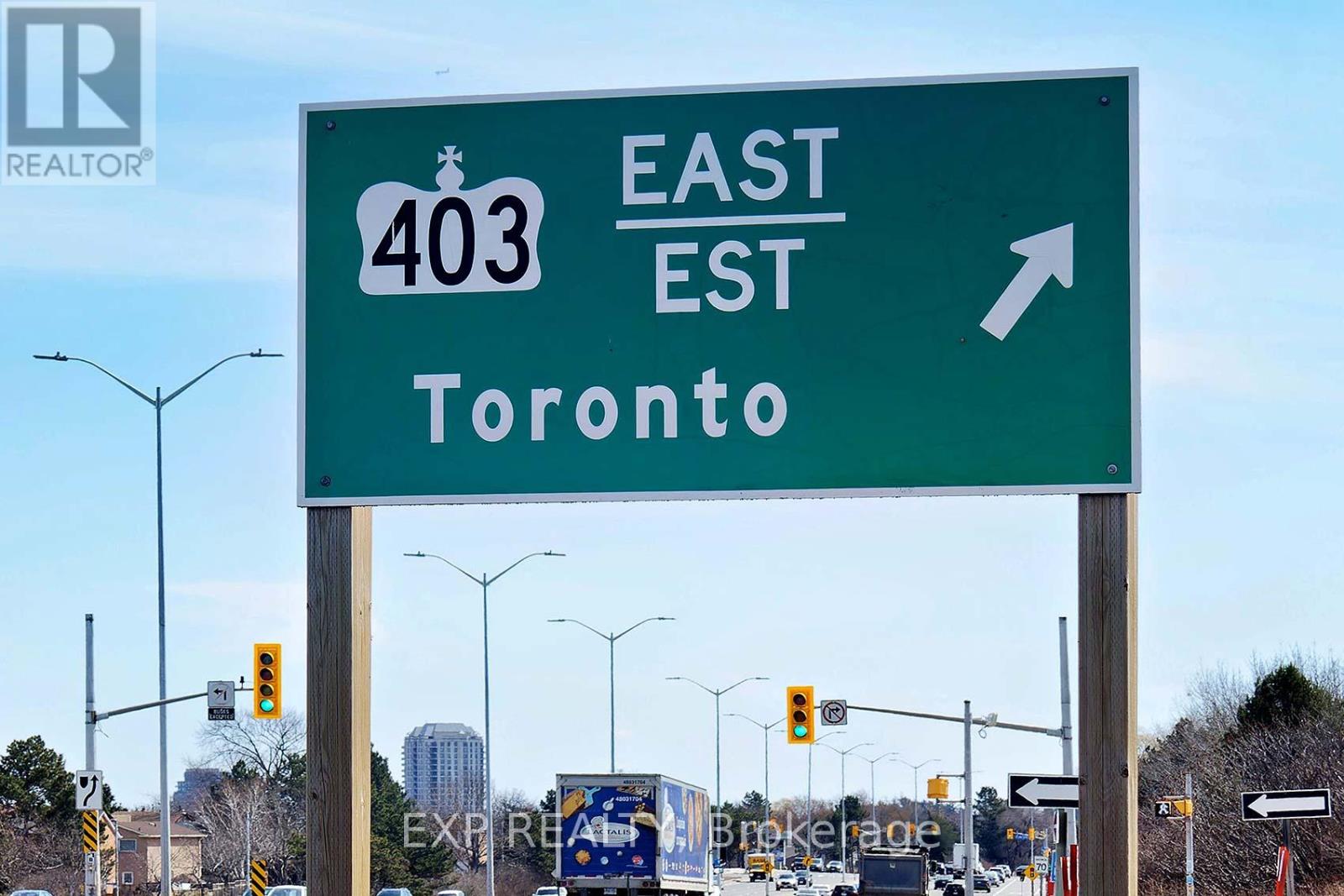 5869 Yachtsman Cross, Mississauga, Ontario  L5M 6P1 - Photo 48 - W12825794