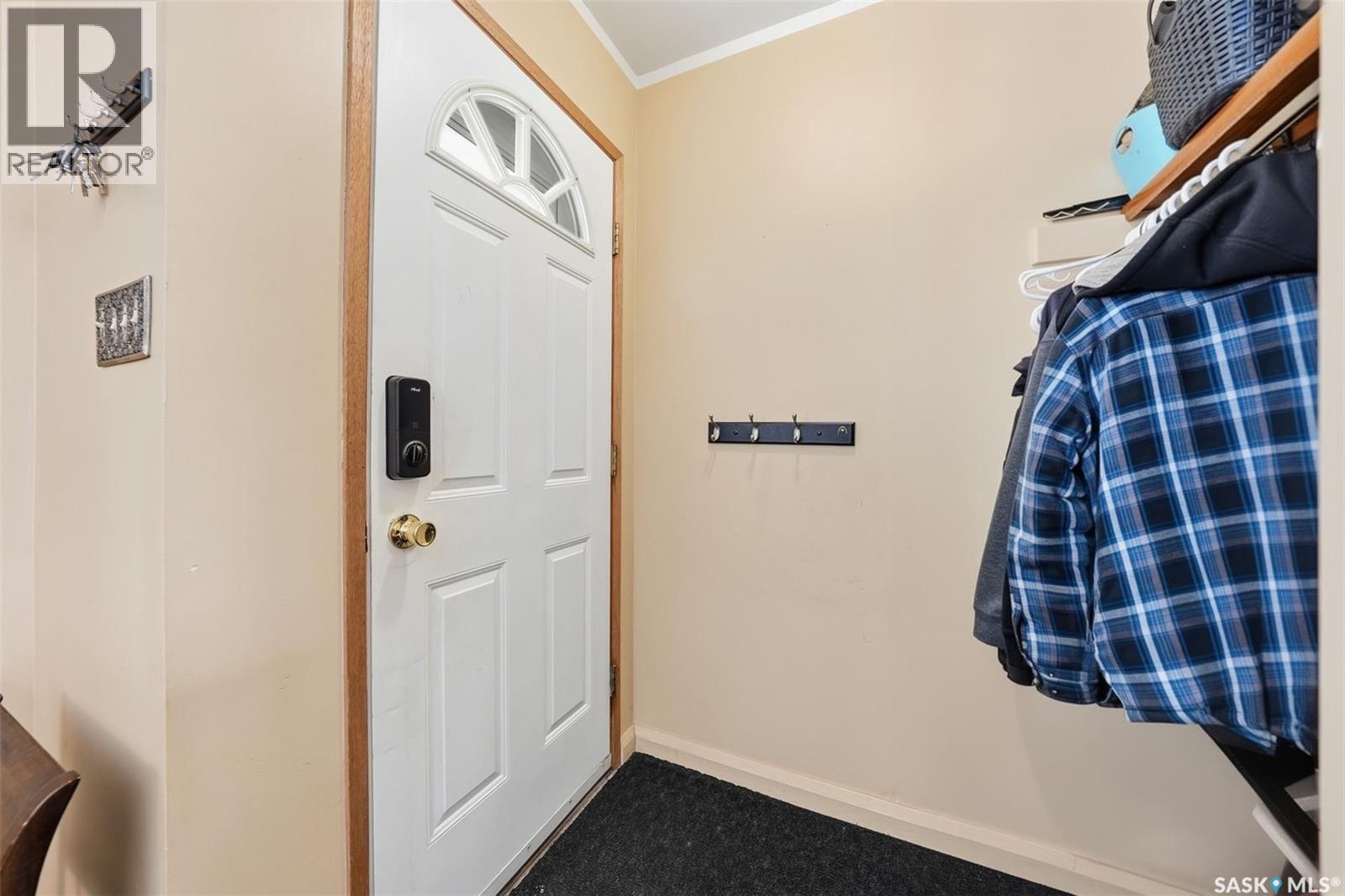 57 Murphy Crescent, Saskatoon, Saskatchewan  S7J 2T5 - Photo 3 - SK029241